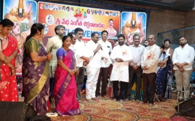 కరీంనగర్ కళాభారతిలో అన్నమయ్య సంకీర్తనల గానామృతం కార్యక్రమం ప్రారంభం
