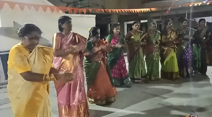 శృతిజ్ఞ అపార్ట్మెంట్ లో ఘనంగా బతుకమ్మ సంబరాలు